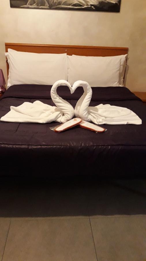 Sabrina Airport Bed & Breakfast *